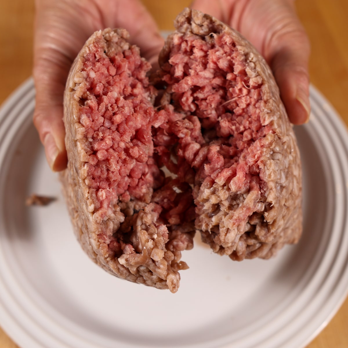 ground beef on a plate showing that its bad